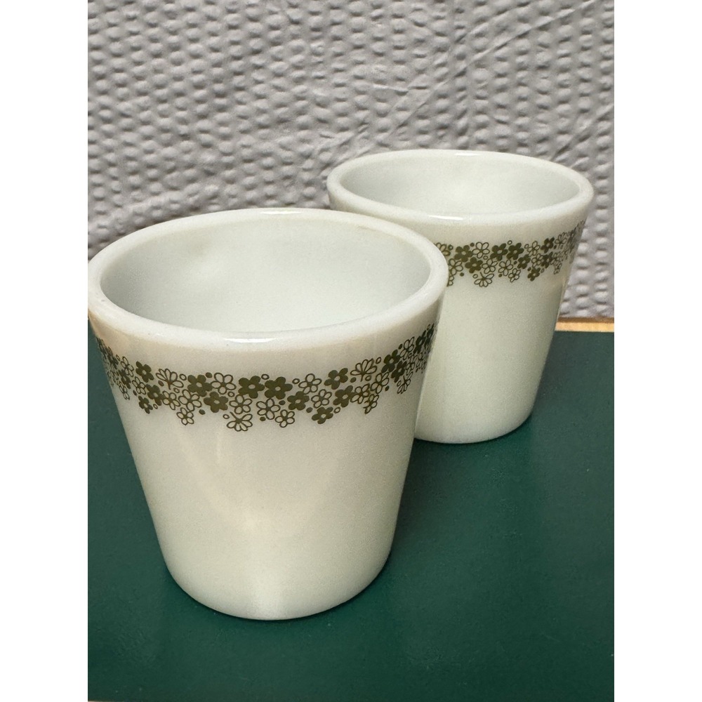 Vintage Pyrex Spring Blossom Green Crazy Daisy‎ Milk Glass Coffee Mug Set Of 2